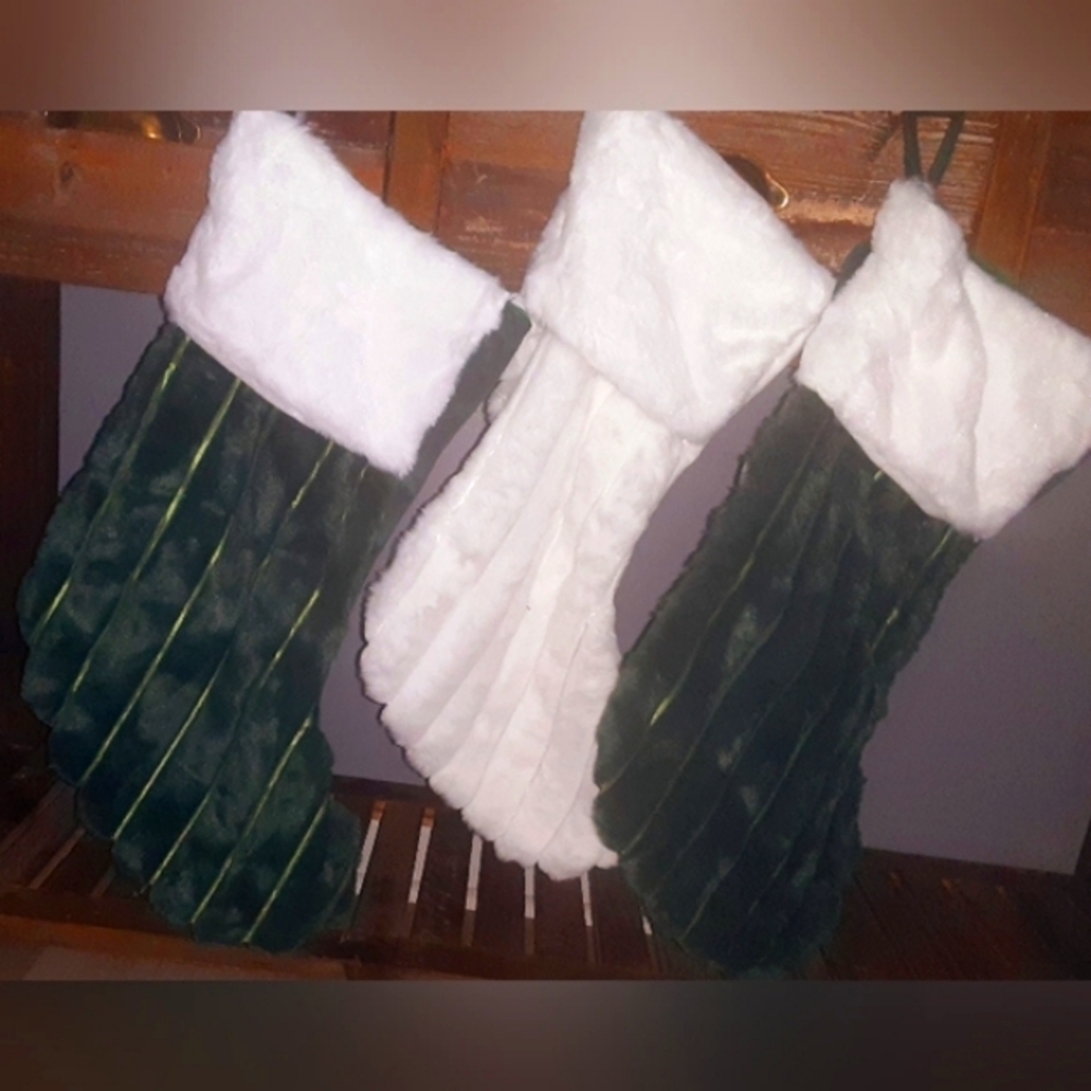 Christmas Stockings Decor Hunter Green & White Faux-Fur